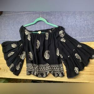 Surf Gypsy navy blue paisley blouse, size M, NWOT